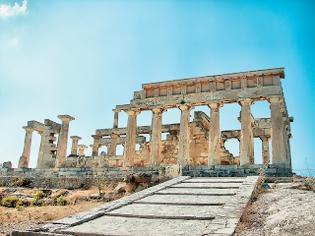 Φωτογραφία για Η λεηλασία του ναού της Αφαίας στην Αίγινα από τους Γερμανούς, που όλοι αποκρύπτουν