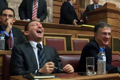 Ενδημεί το φυτό της αλαζονείας στην πλατεία Συντάγματος