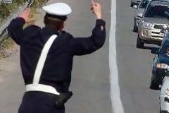 Αναγνώστης δυσανασχετεί με την έλλειψη τροχονόμου σε κόμβους
