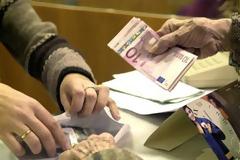 Έφτασε η ώρα για το ξεκαθάρισμα των 25.500 «θολών» εμβασμάτων