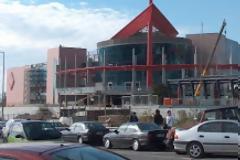Ένα «εμπρηστικό» ανέκδοτο για την βόμβα στο Mall: Ωραίο τζιν, από πού το πήρες;...