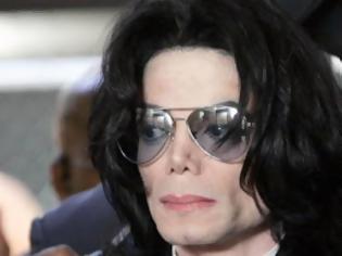Φωτογραφία για Αποκάλυψη: Ο γιατρός του Michael Jackson είναι ο βιολογικός πατέρας του γιου του