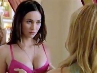 Φωτογραφία για Η Leslie Mann «δοκιμάζει» το στήθος της Megan Fox