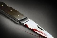 Την μαχαίρωσαν και κάλεσε μόνη της το ασθενοφόρο