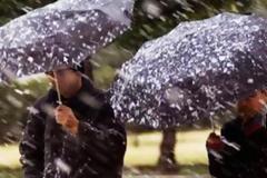 Από τα δυτικά ξεκινά το νέο κύμα κακοκαιρίας - Καταιγίδες και χιόνια το επόμενο τριήμερο