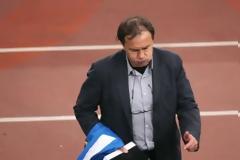 Απορούν όλοι με Λίνεν...