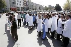 Οι γιατροί δεν δέχονται κούρεμα στις οφειλές του ΕΟΠΥΥ