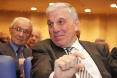 Παραπέμπονται Παπαντωνίου και Δούκας