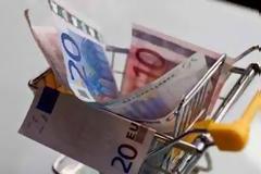 ΕΣΕΕ: Το κυριακάτικο «άνοιγμα» των καταστημάτων θα επιβαρύνει 3% τις τιμές
