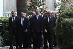 Υπουργοί υπό προθεσμία