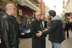 Πάτρα: Αυτοψία του Δημαρά στον πεζόδρμο της Ρήγα Φεραίου - Συζήτηση με καταστηματάρχες και κατοίκους - Δείτε φωτο