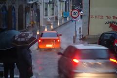 Καταρρακτώδης βροχή στην Ξάνθη – Πλημμύρισαν οι δρόμοι [video]