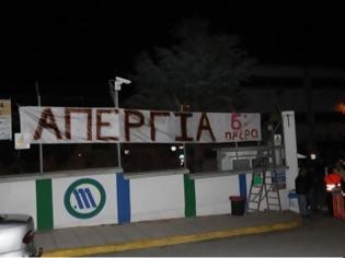 Φωτογραφία για Άρχισε η επιστράτευση - Σε εξέλιξη η επίδοση των φύλλων πορείας στους
απεργούς του ΜΕΤΡΟ