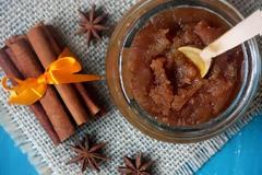 Scrub σώματος ενάντια στο τοπικό πάχος και την κυτταρίτιδα