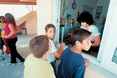 Εξήντα χιλιάδες ευρώ για τη διατροφή μαθητών σε σχολεία Αθήνας-Θεσσαλονίκης