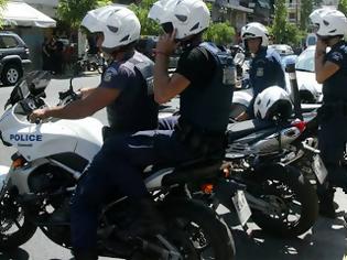 Φωτογραφία για Μάρτυρας: Οι αστυνομικοί κλώτσησαν το μηχανάκι και τα παιδιά χαροπαλεύουν
