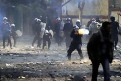Επεισόδια και δακρυγόνα στην πλατεία Ταχρίρ