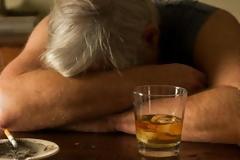 Ηλεία: Σηκώθηκε από το κρεβάτι και βρήκε τον γιο του κρεμασμένο στο μπαλκόνι!