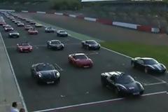 Η μεγαλύτερη παρέλαση από Ferrari [Video]