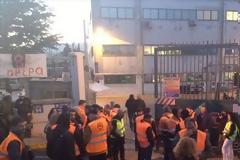 ΕΠΕΜΒΑΣΗ ΤΩΝ ΜΑΤ ΣΤΟ ΑΜΑΞΟΣΤΑΣΙΟ ΤΟΥ ΜΕΤΡΟ (VIDEO)