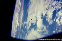 Τεράστια UFO Τριγωνικού σχήματος στην τροχιά της Γης