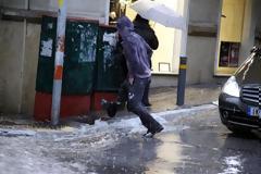 Ναύπακτος: Σημαντικά προβλήματα στην κυκλοφορία λόγω βροχόπτωσης