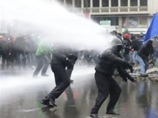 Φωτογραφία για Συμπλοκές αστυνομίας και εργαζομένων χαλυβουργίας στις Βρυξέλλες