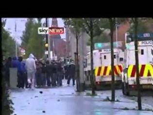 Φωτογραφία για Νέες συγκρούσεις μεταξύ αστυνομικών και διαδηλωτών στο Μπέλφαστ