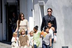 Αngelina Jolie: Έγκυος στο 7ο παιδί! Aυτή τη φορά οι φήμες αληθεύουν;
