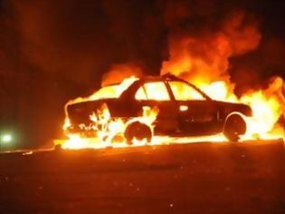 Φωτογραφία για Αυτοκίνητο τυλίχτηκε στις φλόγες στο Μενίδι