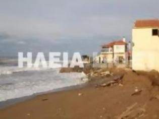 Φωτογραφία για Ηλεία: Η θάλασσα παρέσυρε σπίτια στη Σπιάντζα - Τα εγκαταλείπουν οι κάτοικοι
