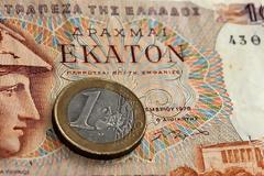 Να τι θα συμβεί στην Ελλάδα αν επιστρέψει στη δραχμή!