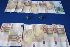 Πάτρα: Σύλληψη τεσσάρων ατόμων για «μπαρμπούτι»
