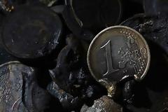 Το τέλος του ευρώ ζητούν 5 οικονομολόγοι