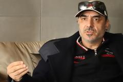 Νότης Σφακιάνακης σε μια συνέντευξη ΣΟΚ που θα συζητηθεί πολύ....Τι λέει για θρησκεία,πολιτικούς,λαθρομετανάστες,Χούντα,Χρυσή Αυγή και αρχαία Ελλάδα..
