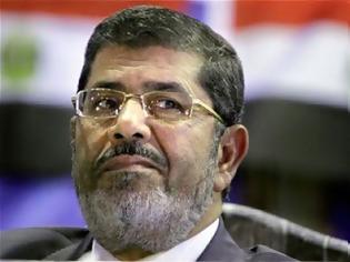 Φωτογραφία για Αίγυπτος: Ο πρόεδρος Μόρσι κηρύσσει τρεις πόλεις σε κατάσταση έκτακτης ανάγκης