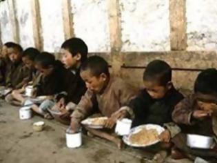 Φωτογραφία για Πεινασμένοι γονείς βράζουν τα παιδιά τους και τα τρώνε
