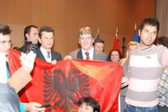 Με άκρα μυστικότητα ιδρύθηκε παράρτημα αλβανικού κόμματος στην Αθήνα [ΦΩΤΟΡΕΠΟΡΤΑΖ]