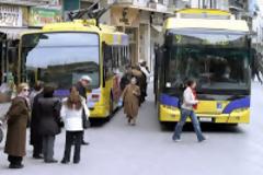Στους δρόμους ξανά τα τρόλεϊ. Ανεστάλη η απεργία σε ΟΣΕ και προαστιακό