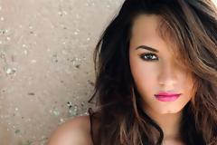 8 Makeup Tricks για μελαχρινές & καστανές