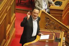 «Η κυβέρνηση επιχειρεί να επιβάλλει καθεστώς “στρατιωτικού νόμου” στον κόσμο της μισθωτής εργασίας»