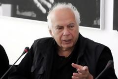 Ο Νίκος Κούνδουρος παίρνει το 