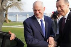 Ο Παπανδρέου, ο Πεταλωτής, το καζάν ντιπί και ο επίμονος Έλληνας τουρίστας
