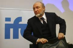 Ifo: 30% φθηνότερες θα πρέπει να γίνουν Ελλάδα-Ισπανία