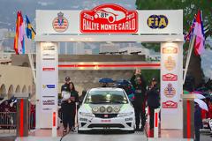 Τερματισμός στο Rally Monte Carlo 2013 για το ελληνικό πλήρωμα του Civic Type-R  με οδηγό το Δημήτρη Δριβάκο και συνοδηγό την Κατερίνα  Μπαντέ