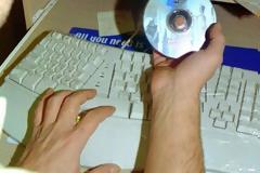 Ροδίτισσα πλήρωσε μισό εκατομμύριο για ροζ DVD με προσωπικές στιγμές της
