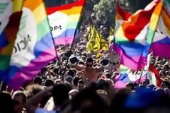 Λιγότερο άγχος για όσους αποδέχονται την ομοφυλοφιλία τους
