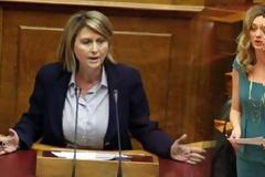 ΑΤΙΜΑ ΘΗΛΥΚΑ ΔΕΝ ΕΧΕΤΕ ΤΟΝ...ΘΕΟ ΣΑΣ!