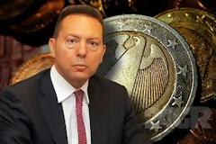 Αναγνώστης κάνει λογο για 