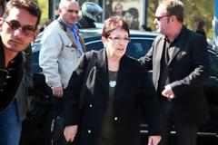 Παπαρήγα: Δεν μπορούμε να φάμε τα τούβλα